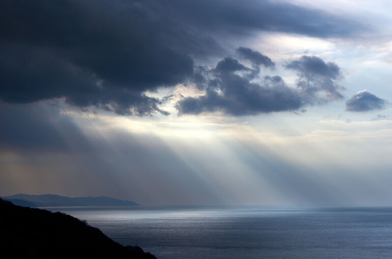 pixta_79686989_M